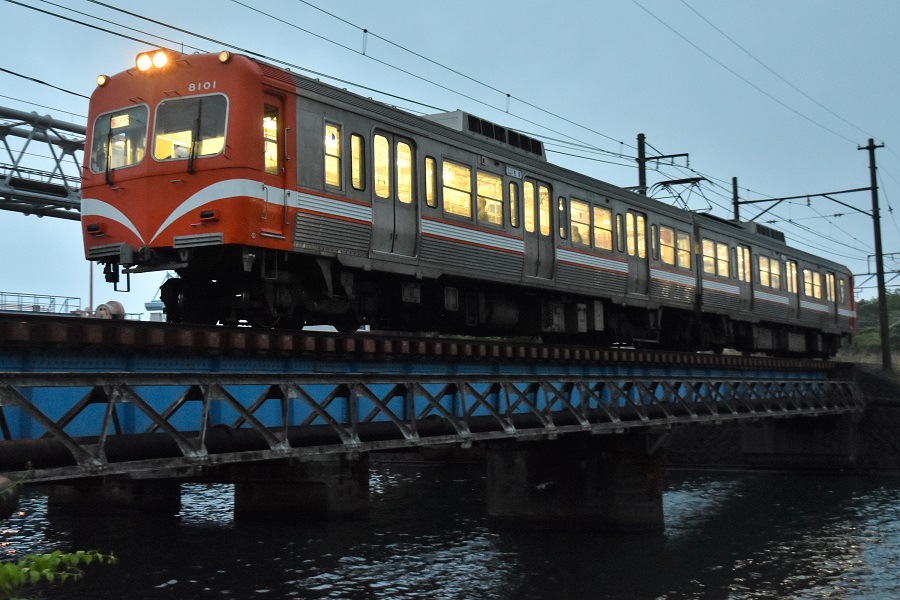 8000形