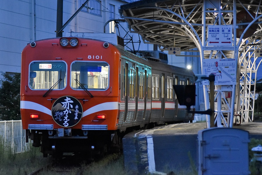8000形